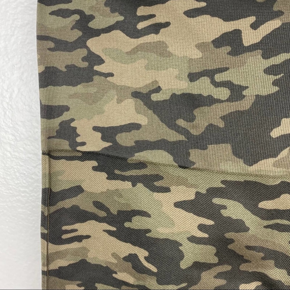 SPANX Green Desert Camo Cropped Leggings 1X Gym Yoga Workout Exercise Casual - Picture 4 of 6
